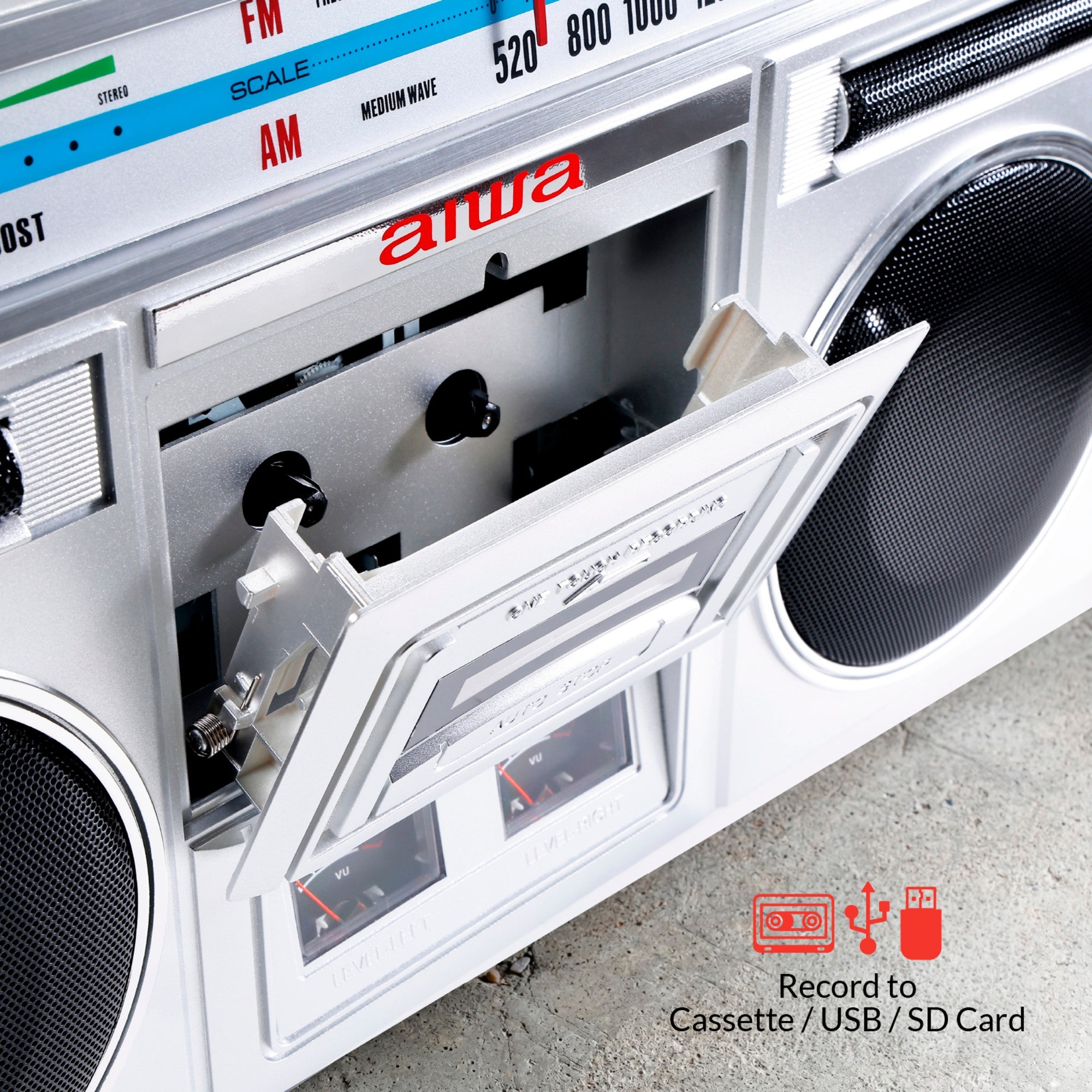 RETRO BOOMBOX WIRELESS SPEAKER